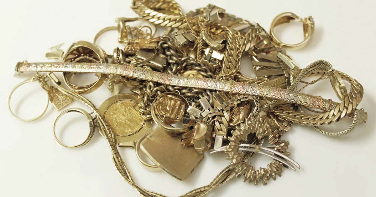 Altgoldwerbung Traditionell: Meist zeigt Altgoldwerbung lieblos und uninspiriert alten Schmuck.