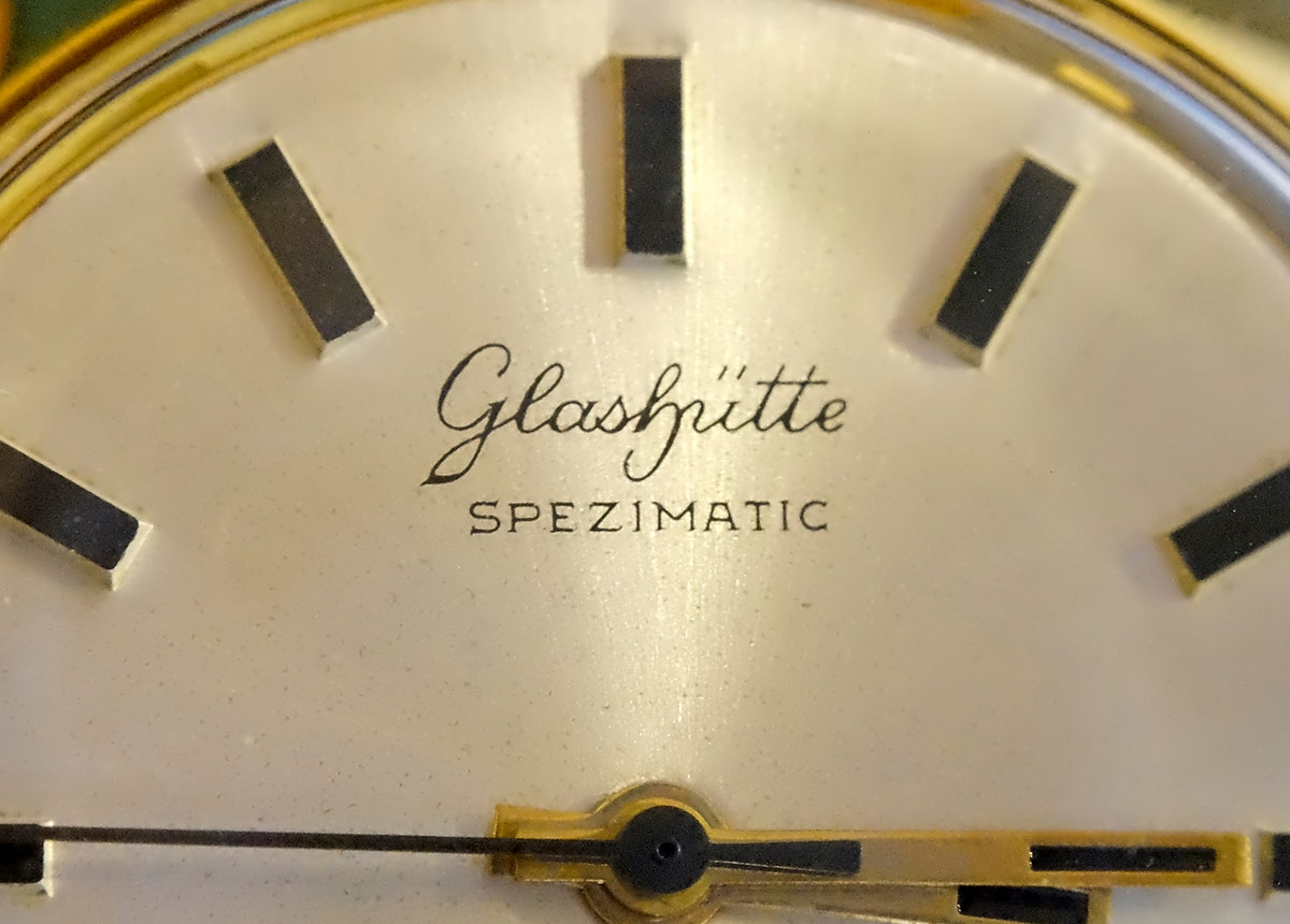 Wer darf „Glashütte“ aufs Zifferblatt schreiben? Der Versuch, dies durch eine Verordnung zu definieren, gerät ins Stocken. Die Berliner Politik-Mühlen malen langsam. Foto: Th. Bock/shutterstock.com