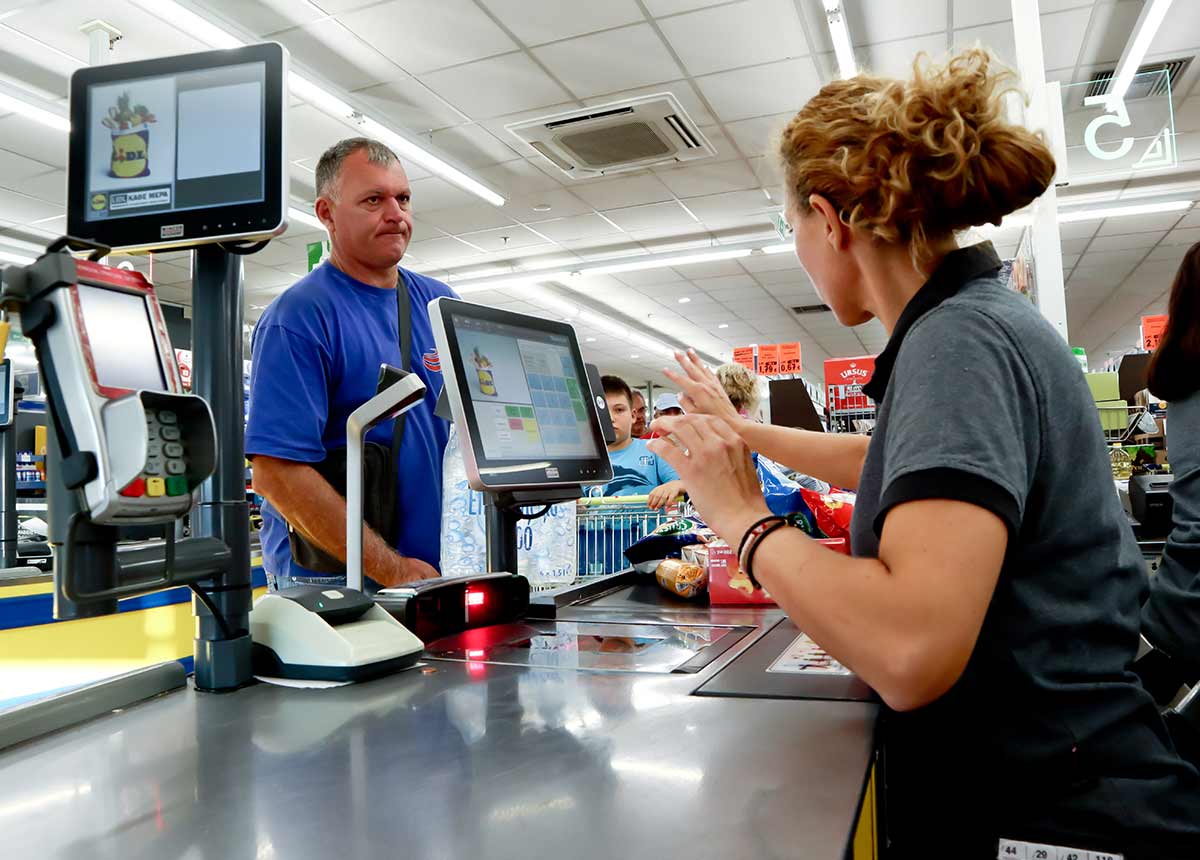 "Lidl Pay" startet jetzt auch in Deutschland. (Credit: Emilija Miljkovic / Shutterstock.com)