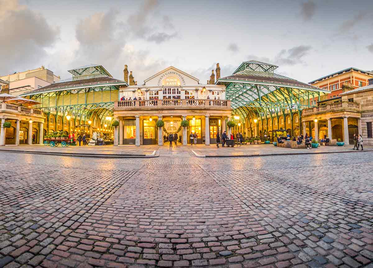 Der Standort Covent Garden in London ist normalerweise Treffpunkt für Touristen aus aller Welt. (Credit: Willy Barton / Shutterstock.com)