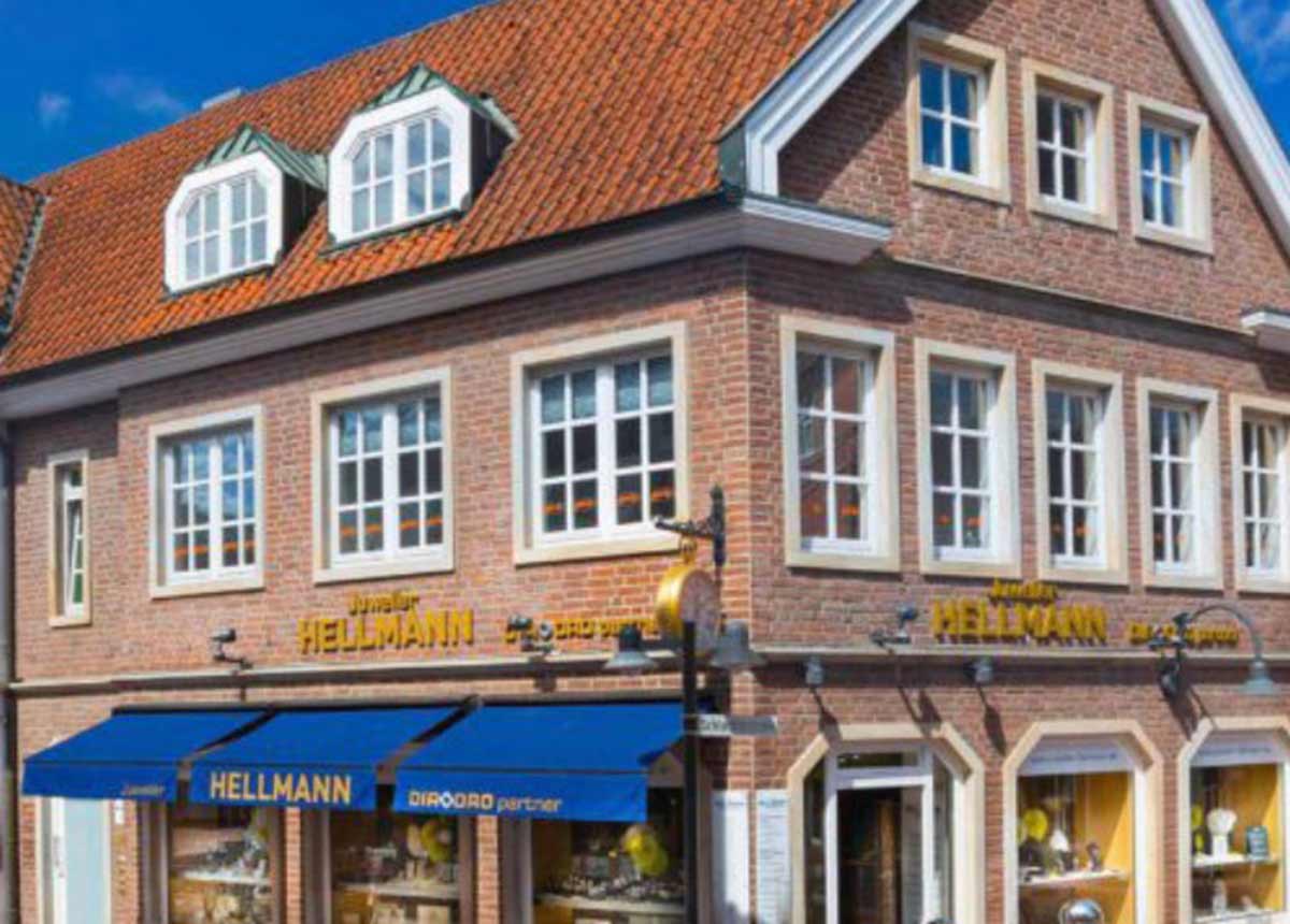 Das Ladengeschäft von Juwelier Hellmann in Lingen wird geschlossen. Nur 200 Meter weiter eröffnet er eine Goldschmiede.