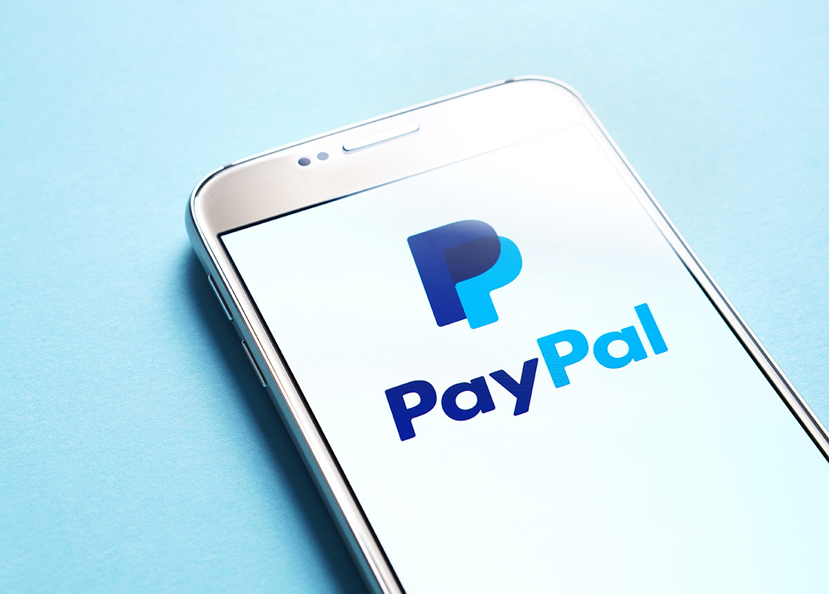 Paypal begründet den Schritt mit Kosten für ungenutzte Geschäftskonten. (Credit: Tero Vesalainen / Shutterstock.com)