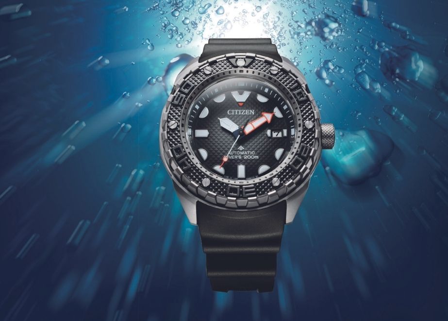 In der Citizen Promaster Mechanical Diver 200m tickt das neue Citizen Kaliber 9051 mit 42 Stunden Gangreserve. Das Gehäuse ist aus „Super Titanium Duratect MRK“ gefertigt.