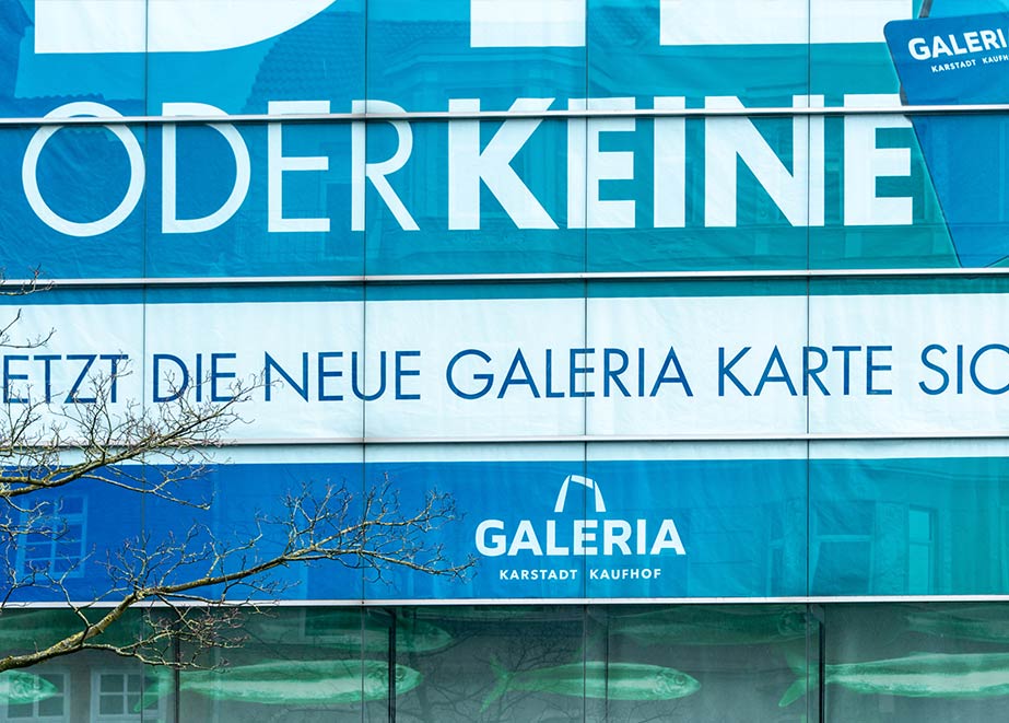 Staatshilfen – und trotzdem gehen Filialschließungen weiter: Galeria kündigt an, weitere Standorte wie beispielsweise Halle an der Saale zu schließen. Foto: Penofoto/Shuttertock.com