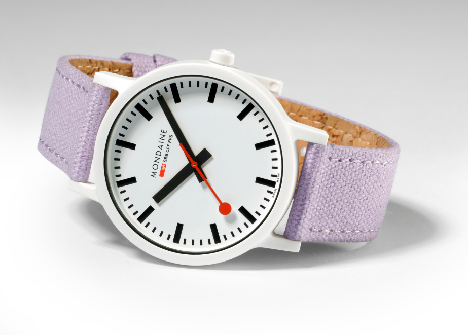 Mondaine SSB essence Uhr in der Farbe "Wild Lavender". © Mondaine