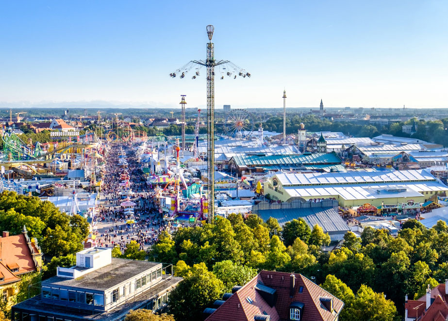 Oktoberfest auf der Theresienwiese in München. Auch für die Comeback ist ein kleines "Oktoberfest" geplant. © Shutterstock