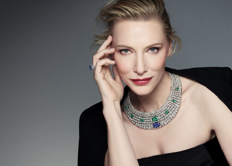 Cate Blanchett mit dem Liberty-Collier aus der neuen High Jewellery-Kollektion von Louis Vuitton. © Louis Vuitton / Sølve Sundsbø