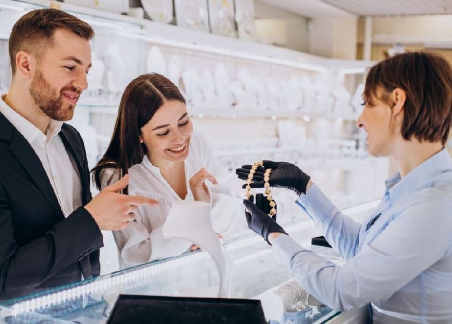 Die Umsätze mit Uhren und Schmuck im stationären Einzelhandel liegen heuer deutlich über jenen von 2019. © Shutterstock