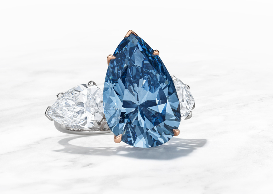 Christies_Bleu_Royal